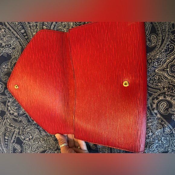 Authentic Louis Vuitton Red Epi Art Deco Clutch - Picture 5 of 12